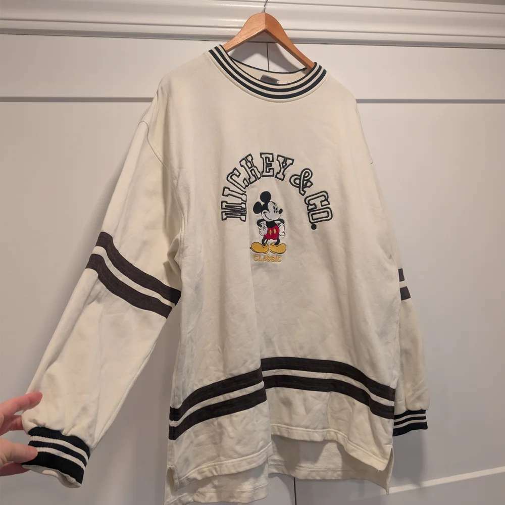 VINTAGE 90s Mickey & Co Cream Pullover Oversized Boxy Varsity Sweatshirt - Picture 9 of 10